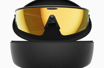 Meta’s New Wraparound Smart Glasses Are the Most Oakley Oakleys You Can Buy