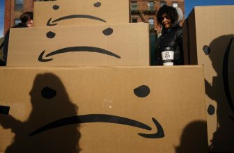 Amazon Rolls Out New AI Tool to Help You Decide What to Buy