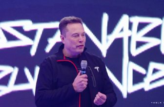 Elon Musk says Tesla owners can ‘text and drive’ very soon