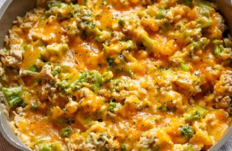 Cheesy Chicken and Broccoli Skillet